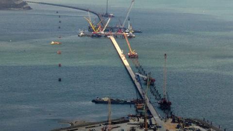 Cantiere per la realizzazione del ponte sullo stretto di Kerč'.